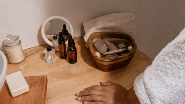 Why is My Skincare Routine Not Working Anymore in My 40s?

https://soleilra.com/why-is-my-skincare-routine-not-working-anymore/