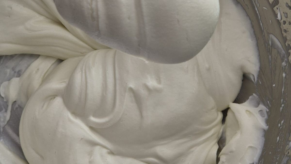 the-ultimate-guide-to-whipped-body-butter